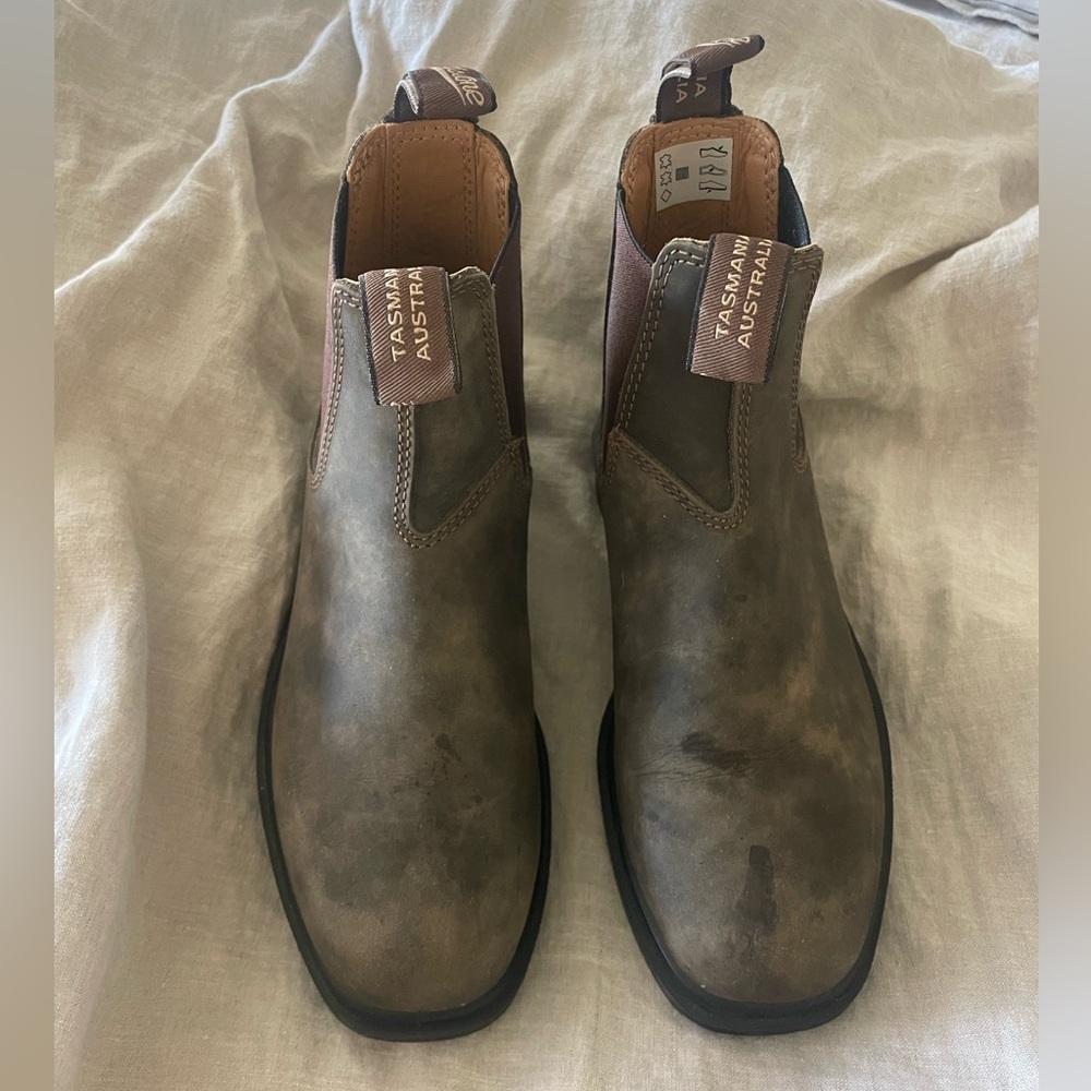 Blundstone Distressed Brown Leather Boots